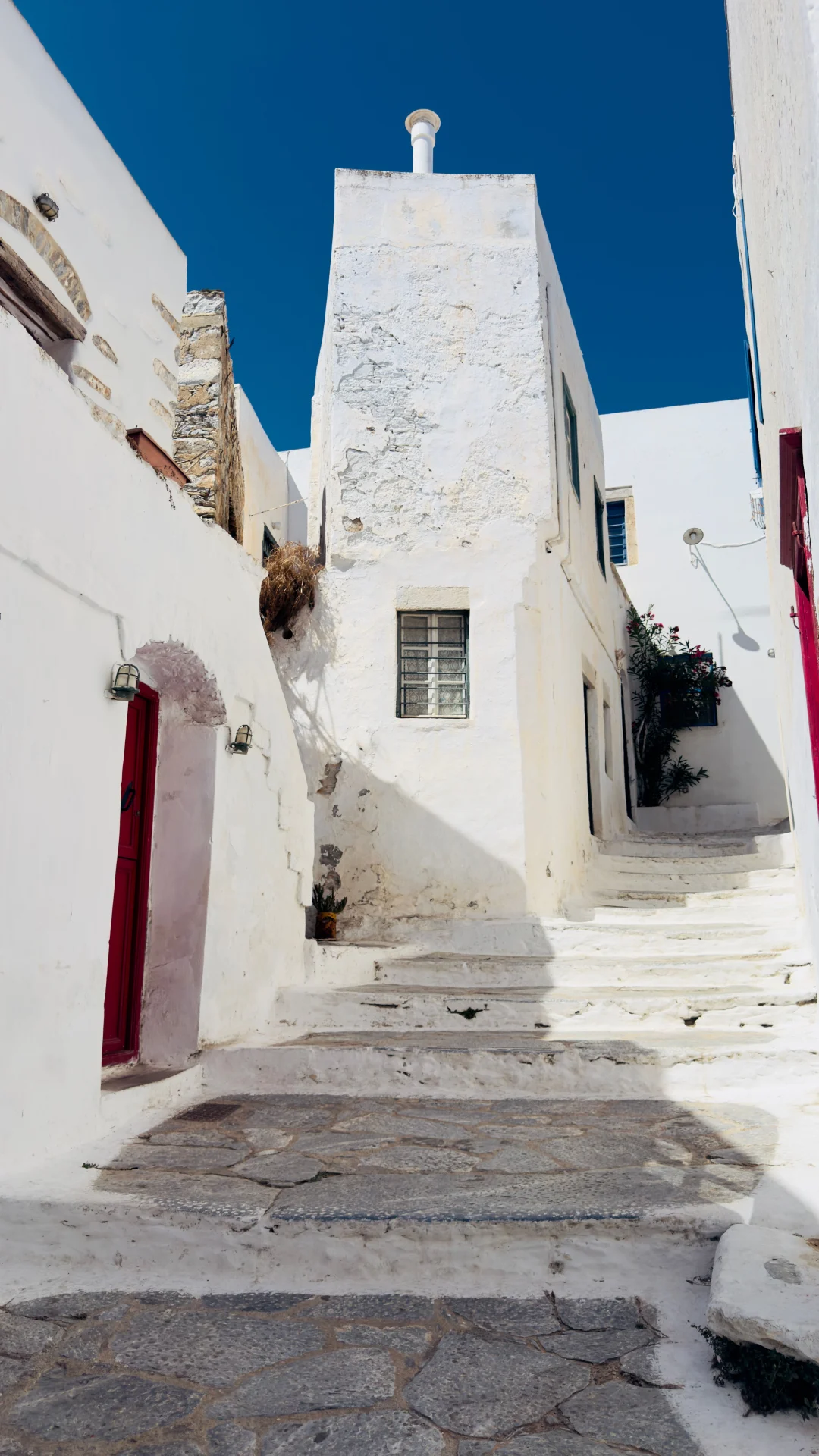 Whitewashed Geometry and the Logic of Chora