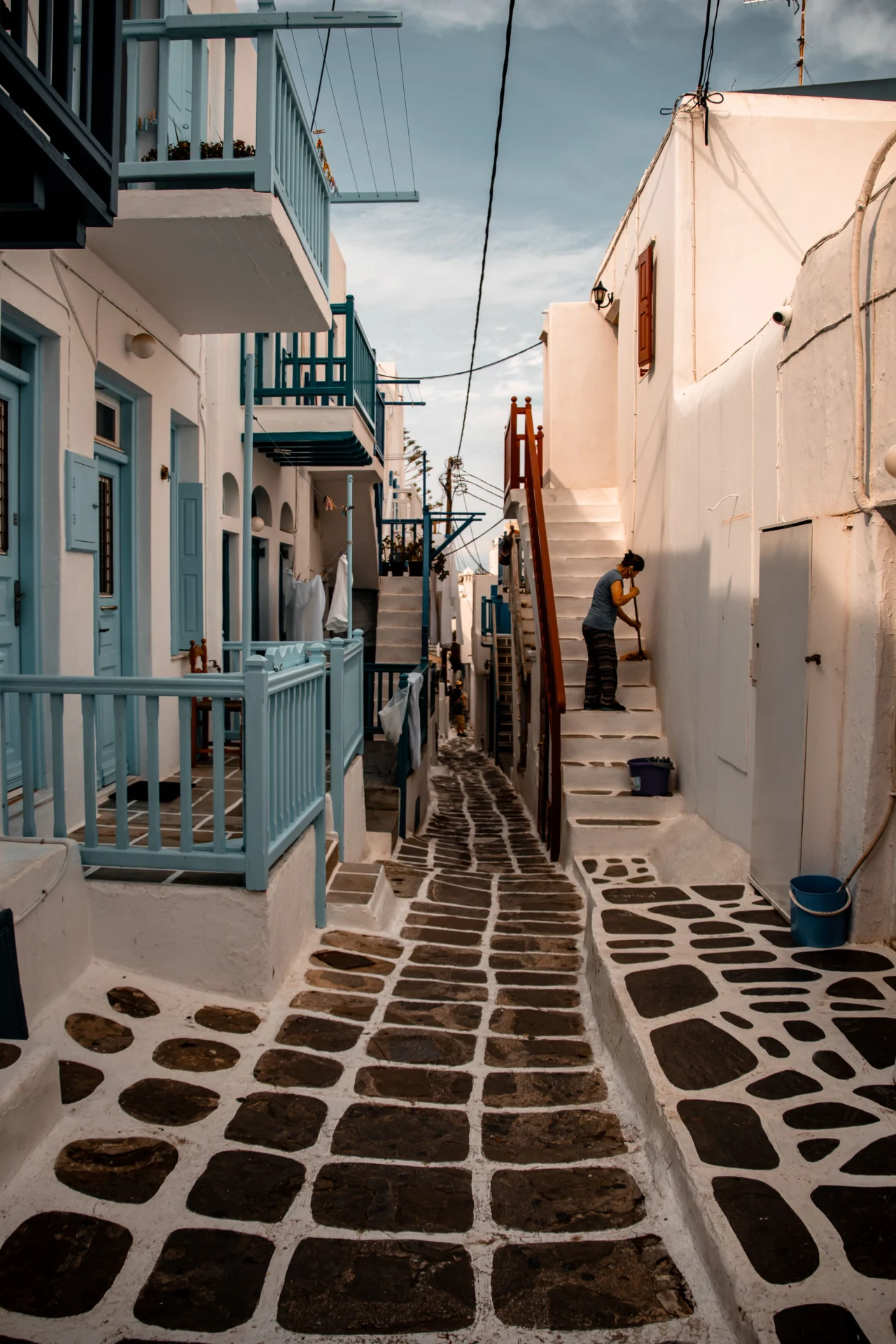 Morning Lanes and Evening Energy in Chora