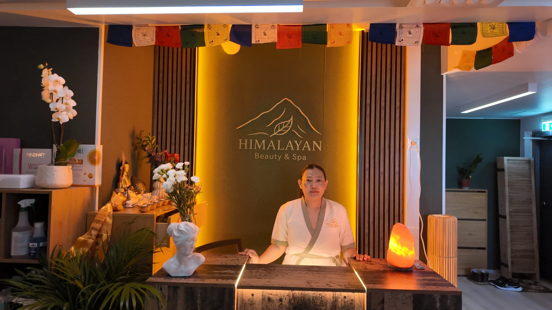 10% off in all services for the international travellers offer image from Himalayan Beauty & Spa